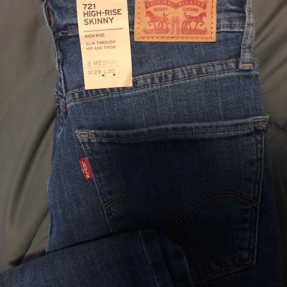 Levi’s 721 High Rise skinny jeans